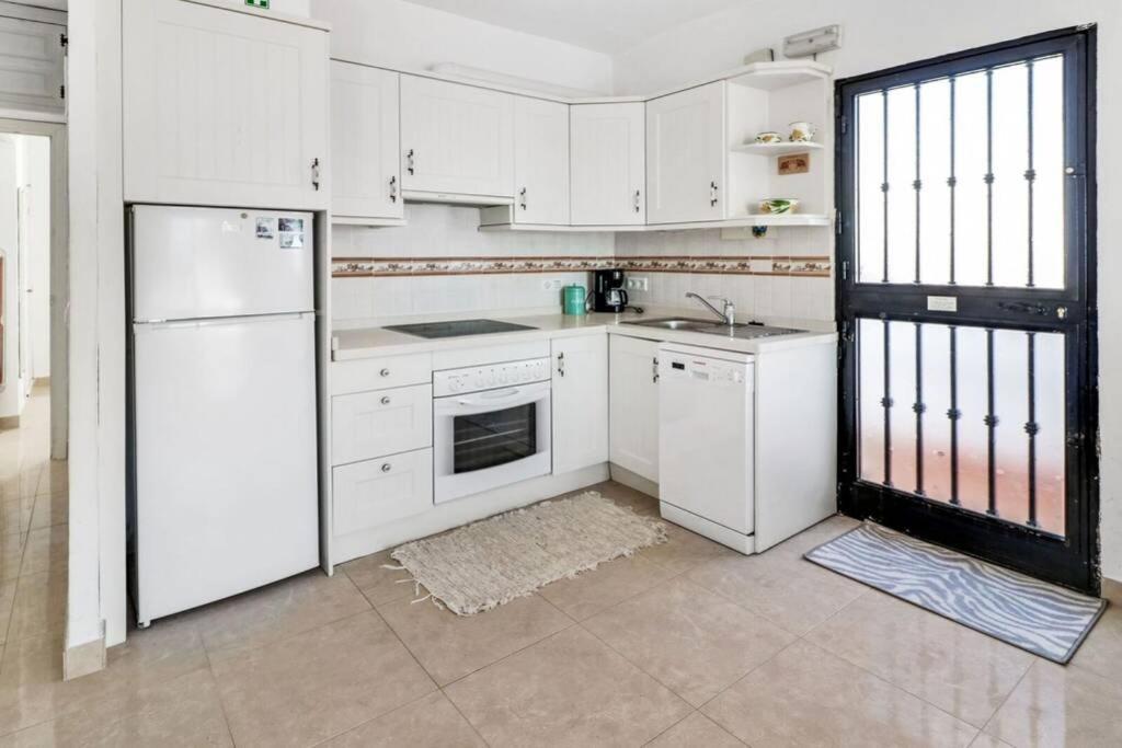 Capistrano Village B, 1 Bedroom + Free Wi-Fi Нерха Екстер'єр фото